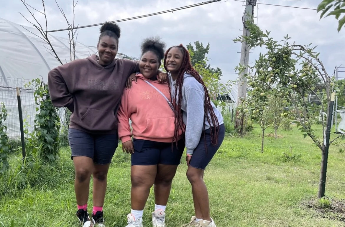 Baltimore Middle School Girls Win $13,000 To Bus Fresh Produce To Food Deserts