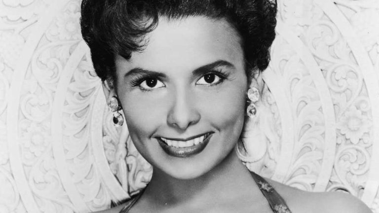 Lena Horne Becomes First Black Woman To Have A Broadway Theater Named In Her Honor