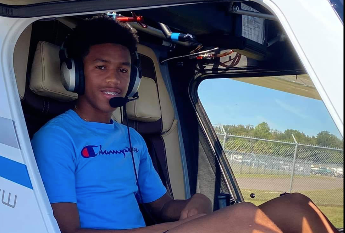 Chicago Teen Flying Solo Cross Country To Learn More About Black Pilots During WWII