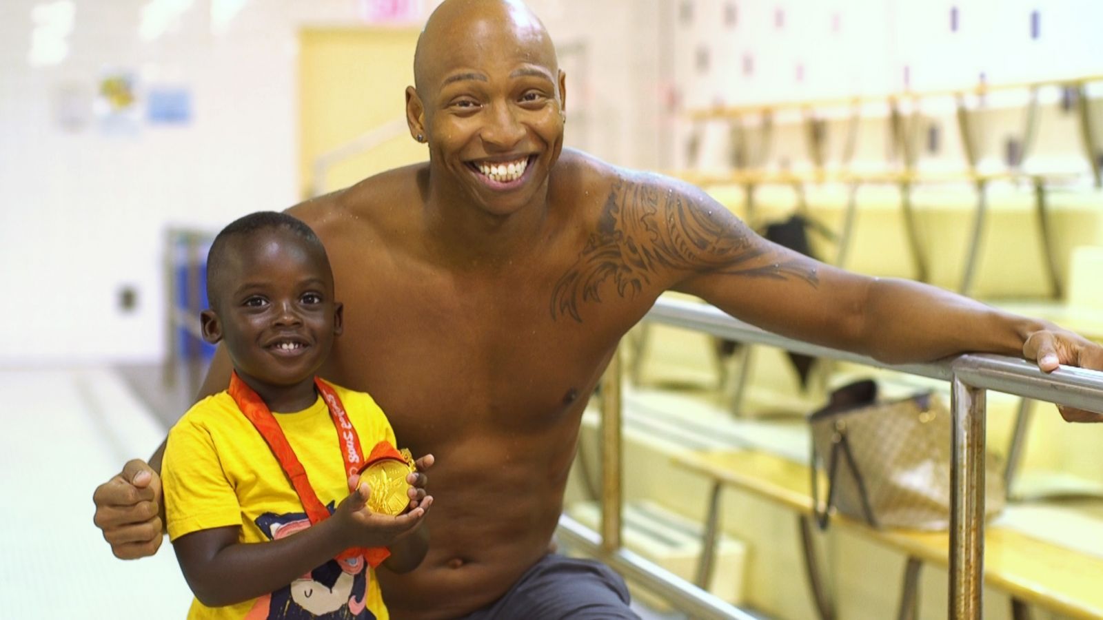 Olympic Swimmer Cullen Jones Inspires Children Of Color To Swim On The National ‘Make A Splash Tour’