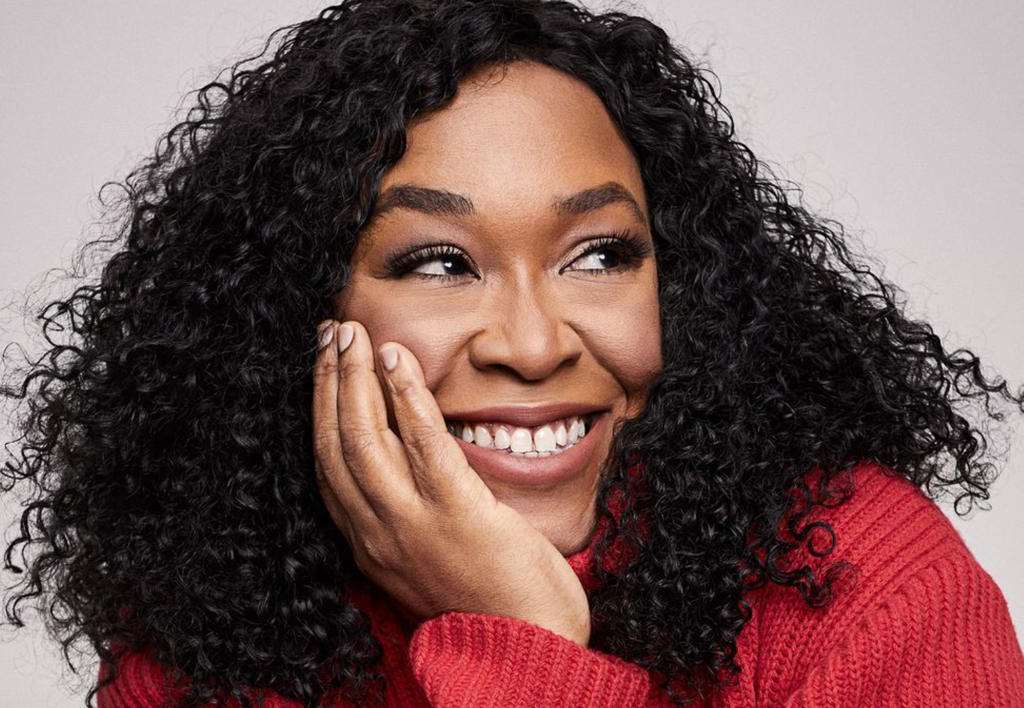 Shonda Rhimes’ ‘Grey’s Anatomy’ to Make History as Longest-Running Primetime Medical Drama