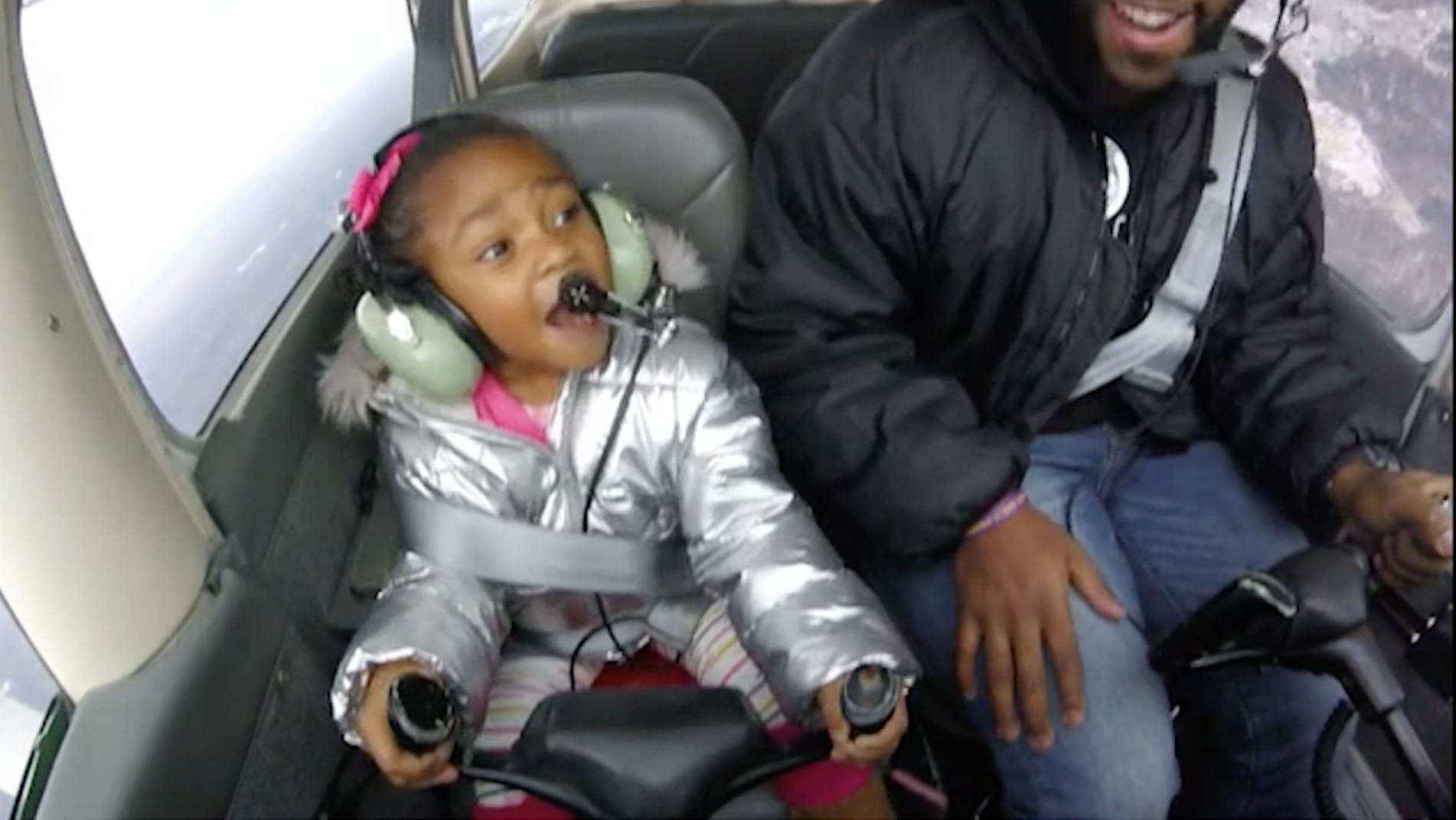 Video: Little Girl Goes on First Flight with a Pilot That Looks Like Her and It’s Just as Amazing as You’d Imagine