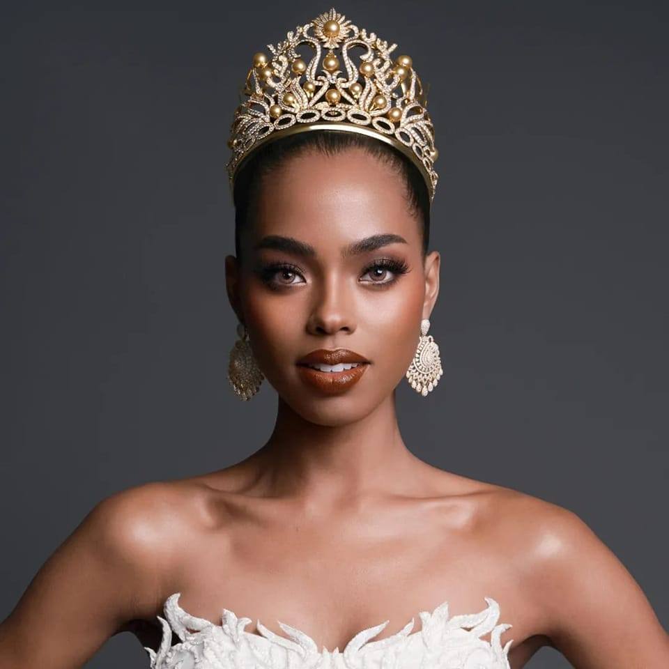 Chelsea Manalo Becomes First Black Filipino Woman To Be Crowned Miss Universe Philippines (photo courtesy of Cheslea Anne Manalo)